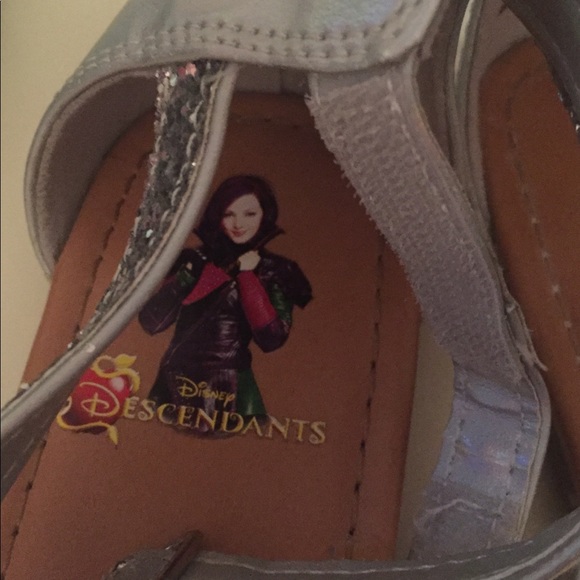 Girls sandals - Picture 2 of 3